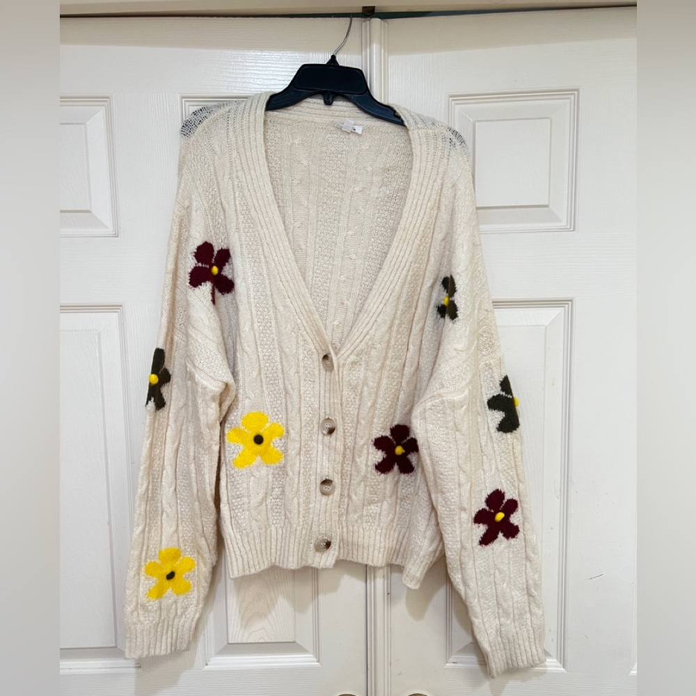 Women Sz XL Cream Knit Floral Accent Pompom Cardigan Sweater Grandmacore boho